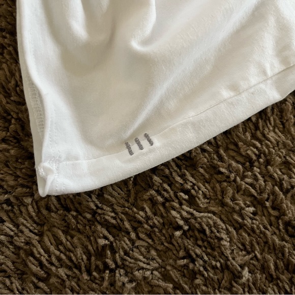 Lululemon men’s v-neck tee size L - Picture 2 of 4